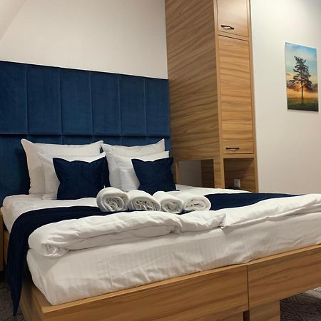 Piramida Aparthotel Boleslawiec  Kültér fotó