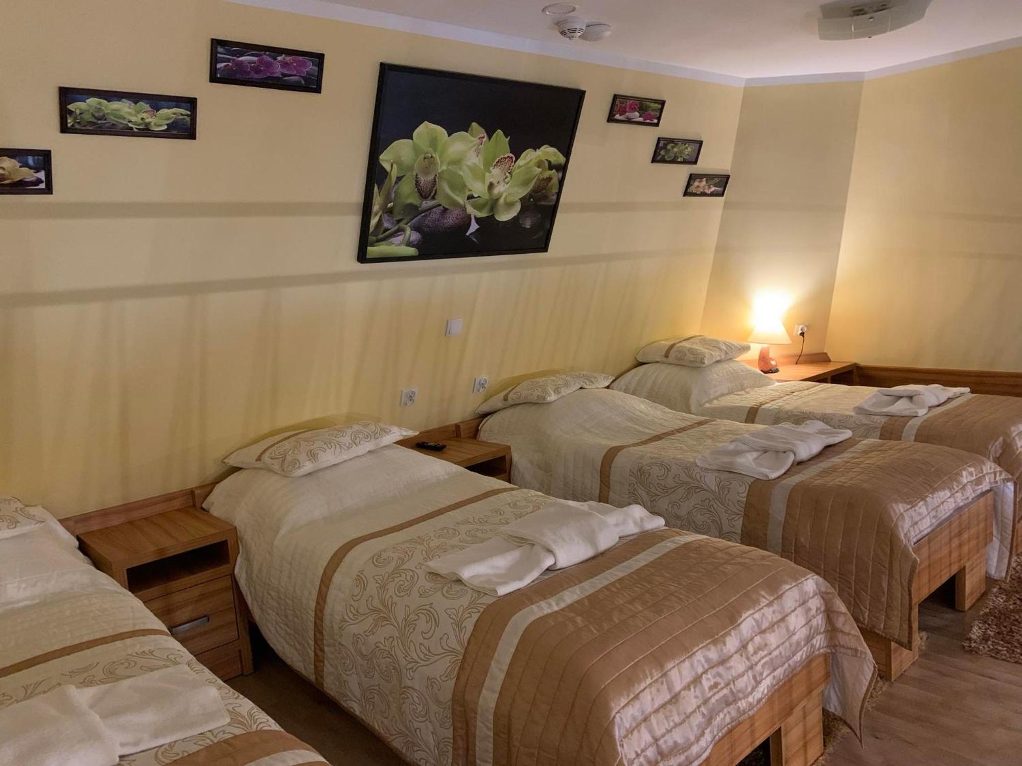 Piramida Aparthotel Boleslawiec  Kültér fotó
