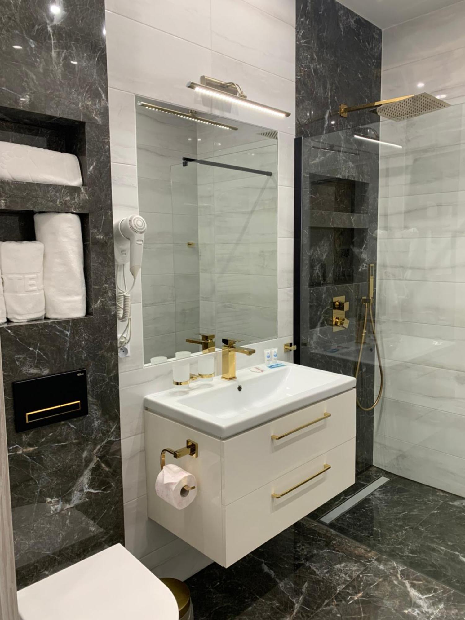 Piramida Aparthotel Boleslawiec  Kültér fotó