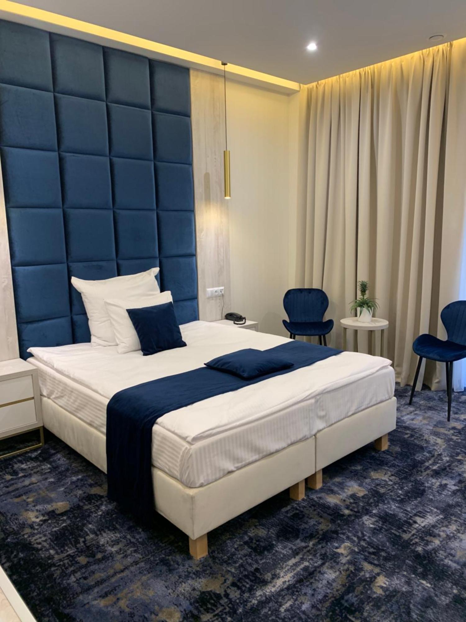 Piramida Aparthotel Boleslawiec  Kültér fotó
