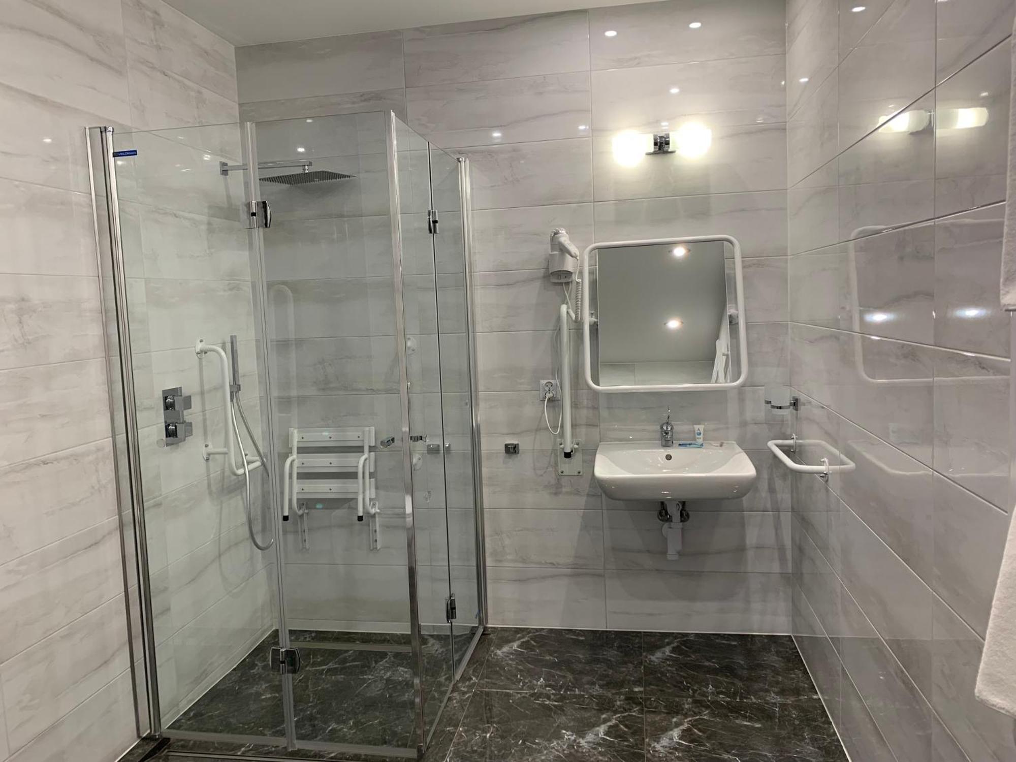 Piramida Aparthotel Boleslawiec  Kültér fotó