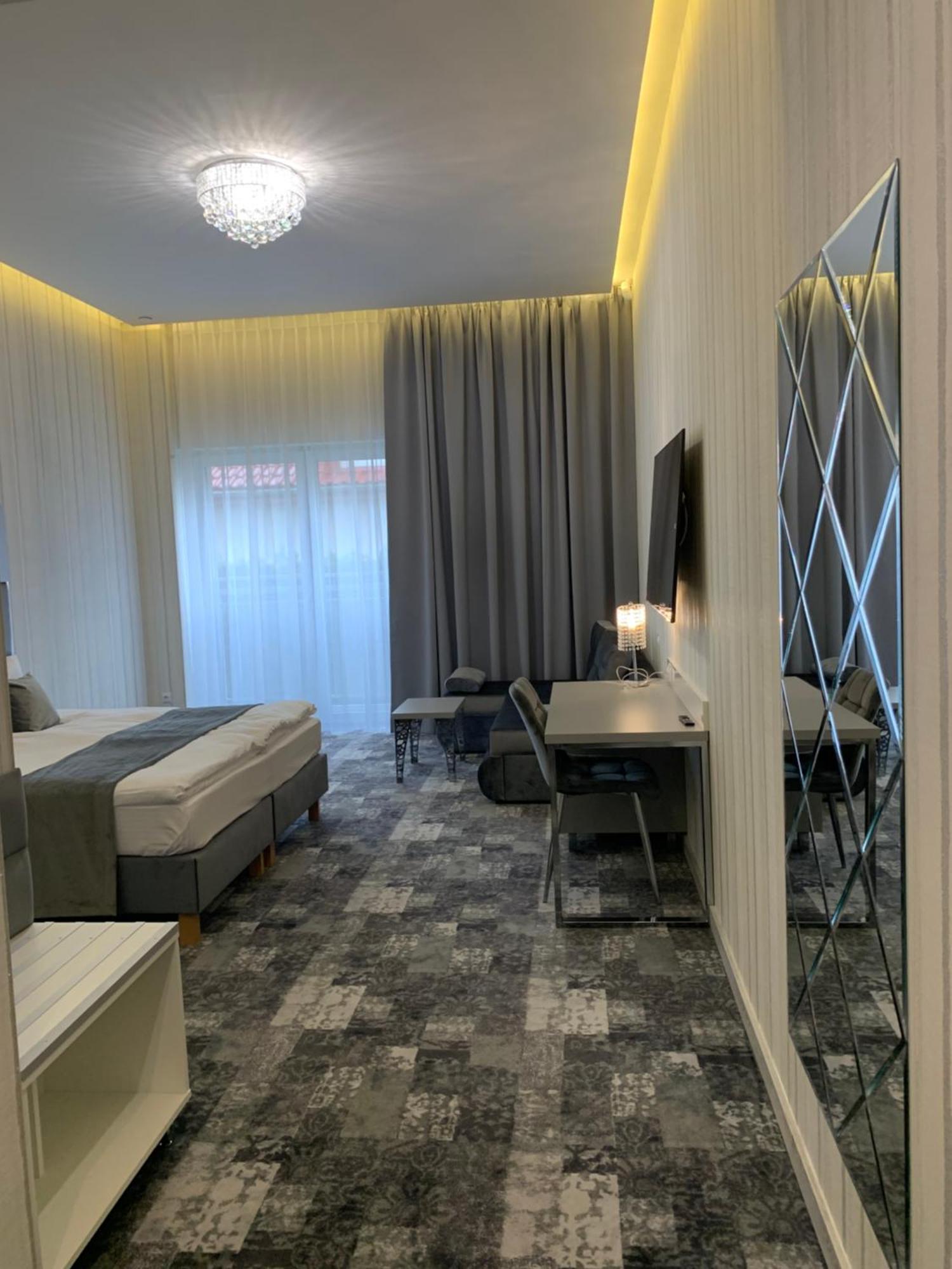 Piramida Aparthotel Boleslawiec  Kültér fotó