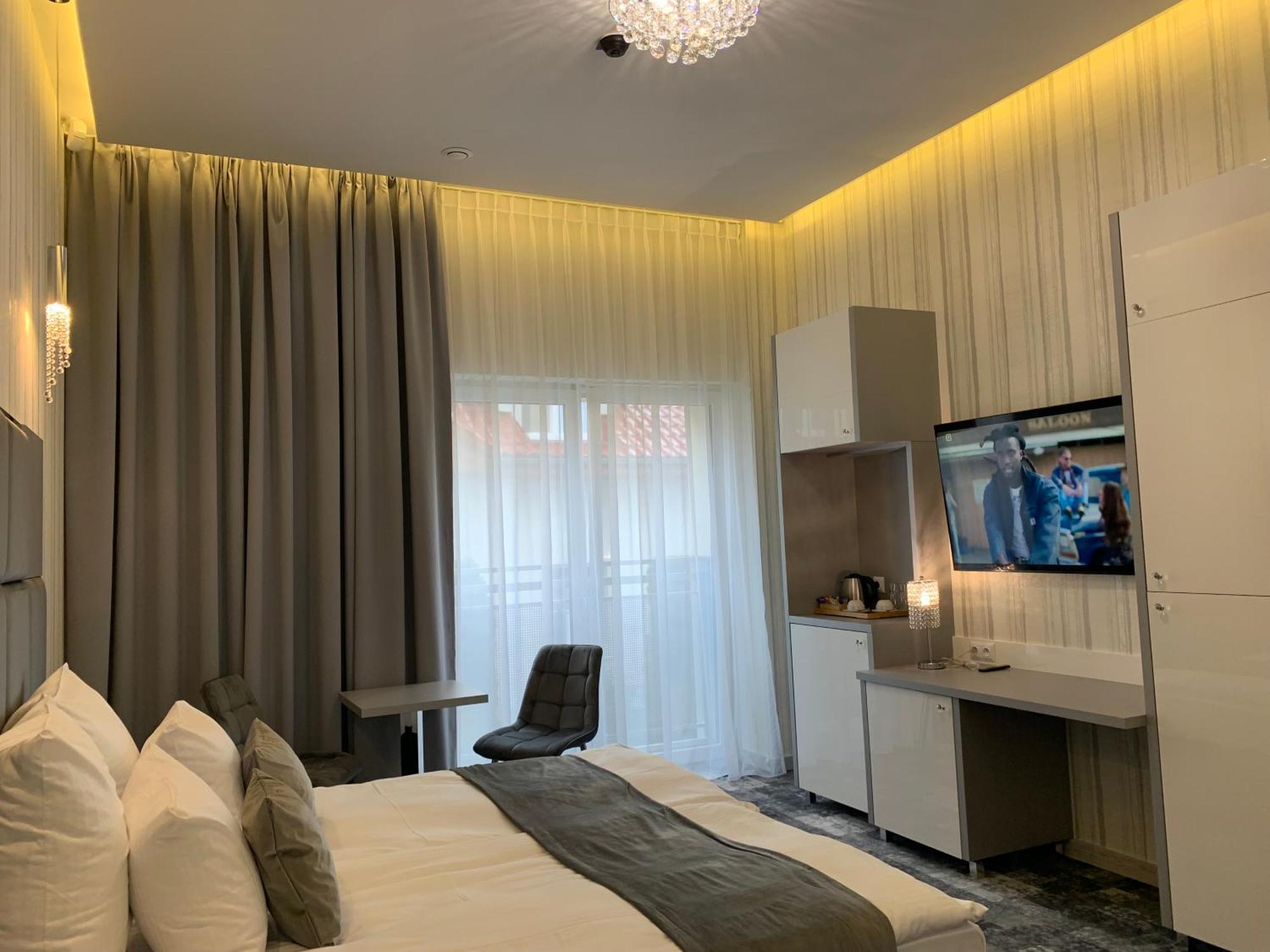 Piramida Aparthotel Boleslawiec  Kültér fotó