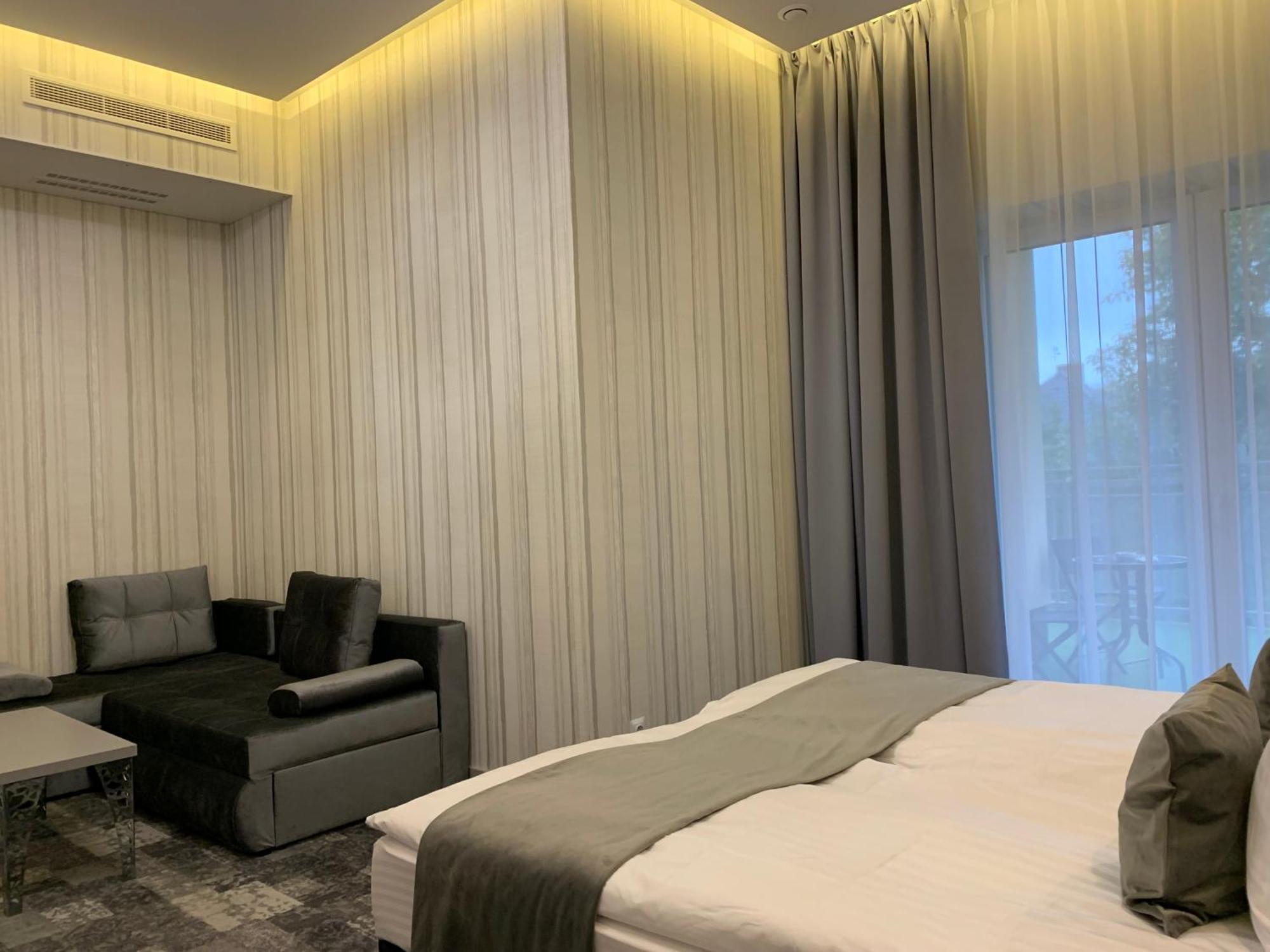 Piramida Aparthotel Boleslawiec  Kültér fotó