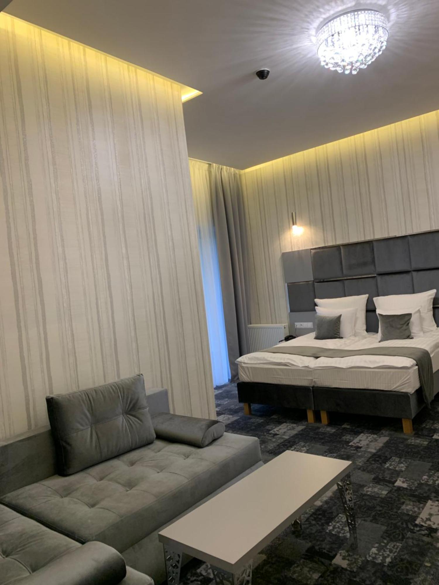 Piramida Aparthotel Boleslawiec  Kültér fotó