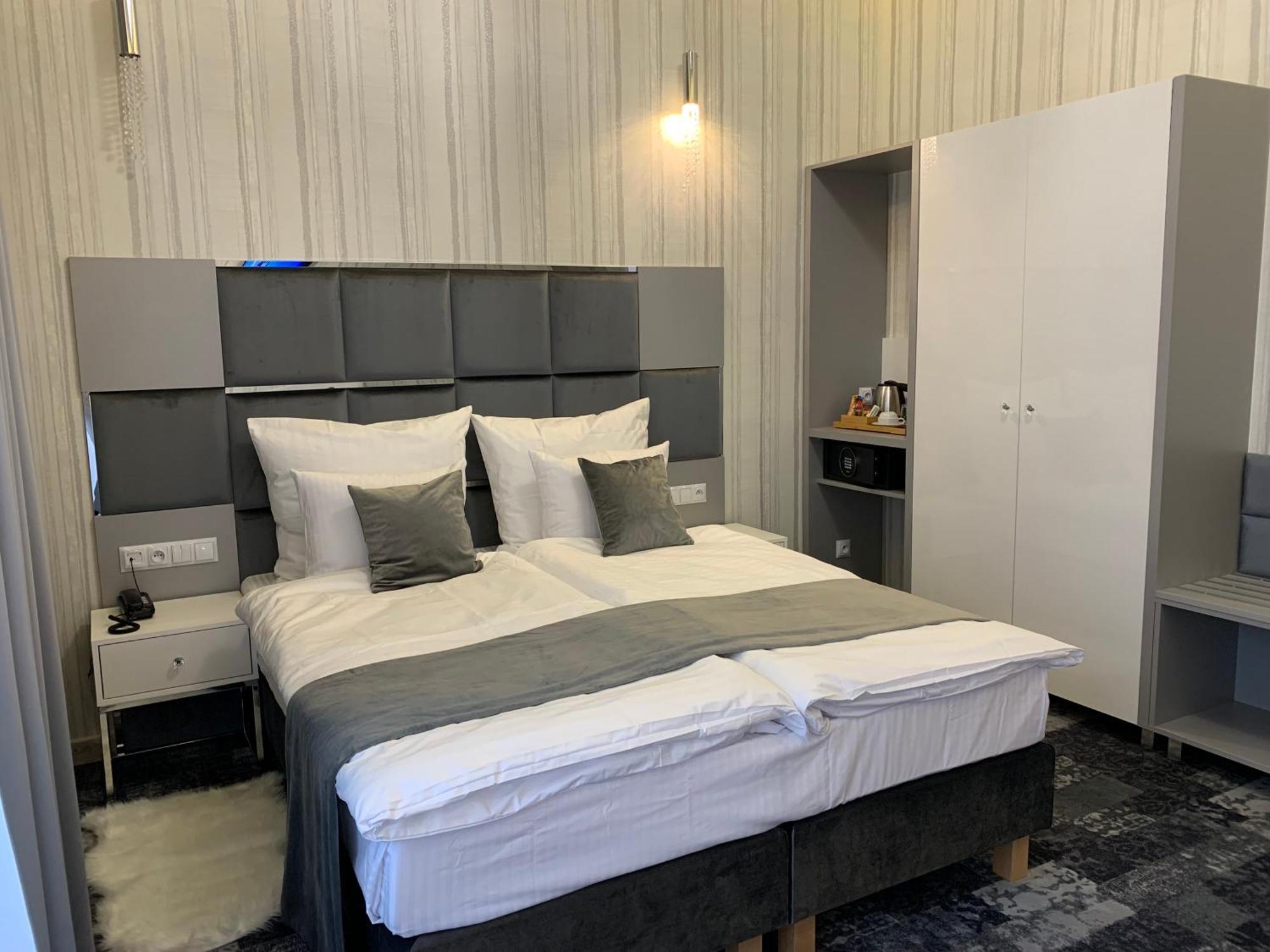 Piramida Aparthotel Boleslawiec  Kültér fotó