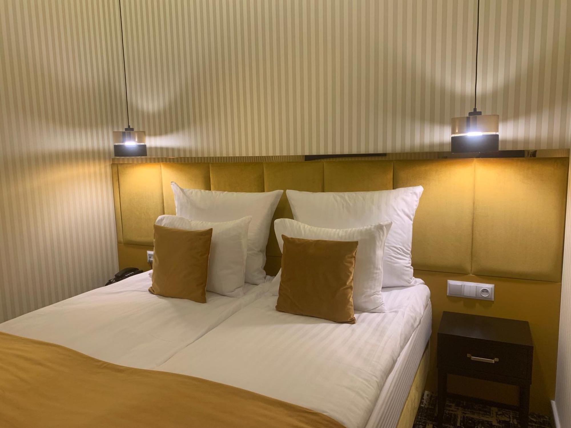 Piramida Aparthotel Boleslawiec  Kültér fotó