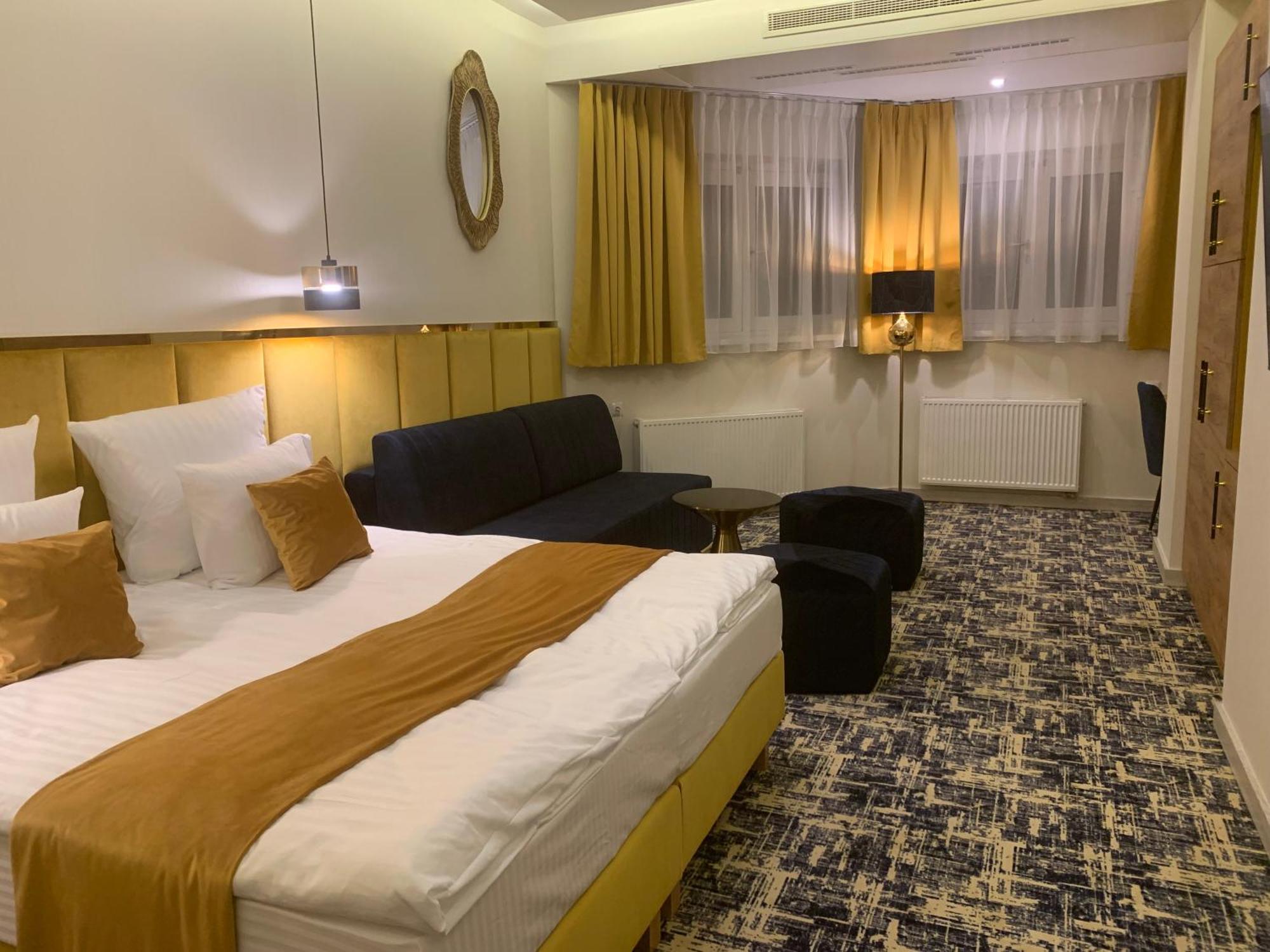 Piramida Aparthotel Boleslawiec  Kültér fotó
