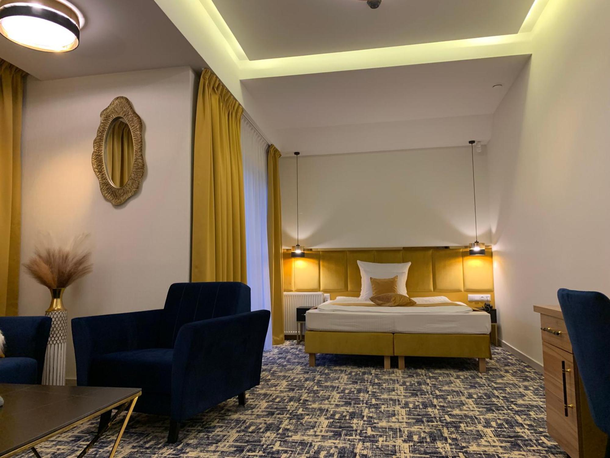 Piramida Aparthotel Boleslawiec  Kültér fotó