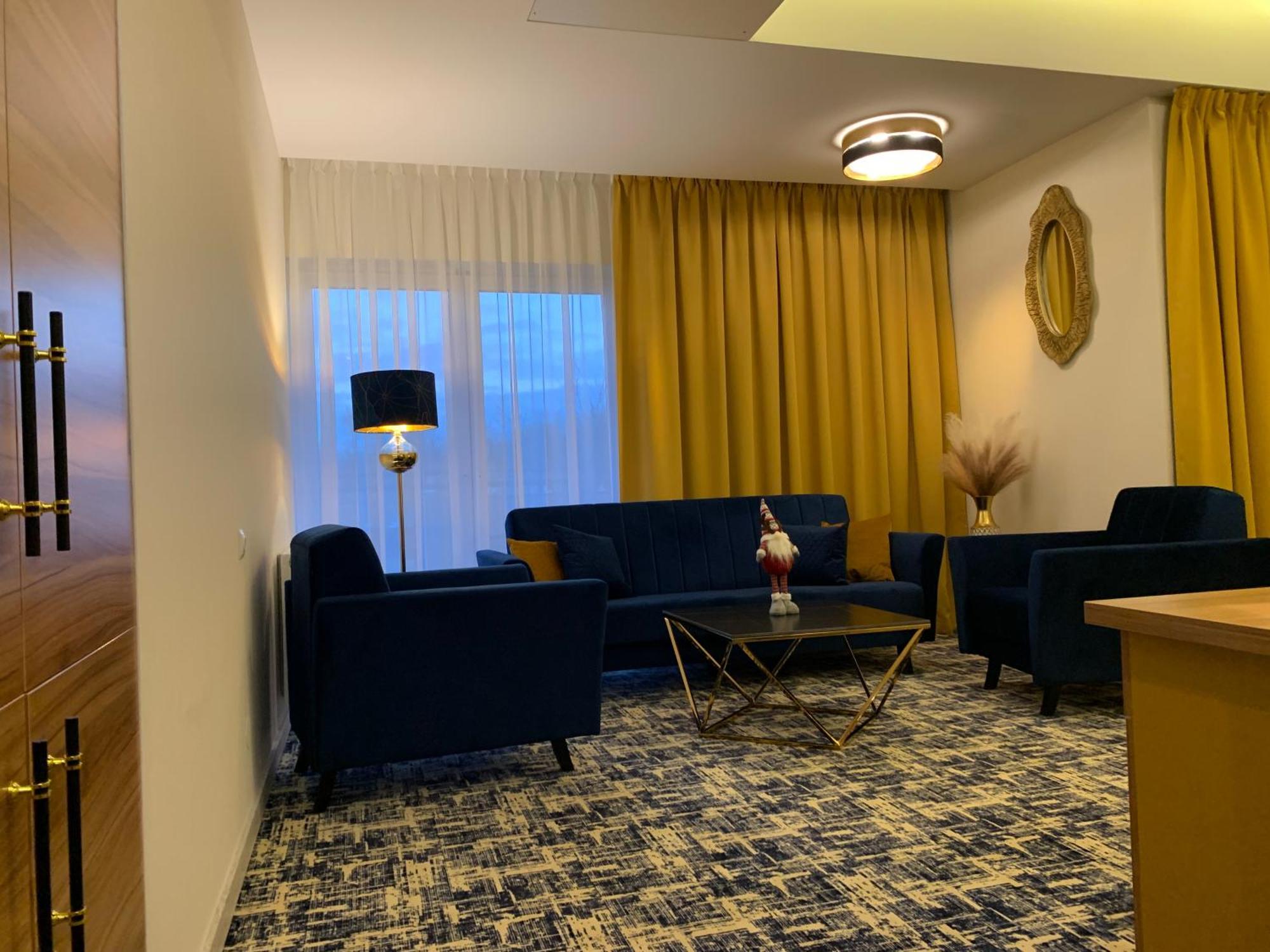 Piramida Aparthotel Boleslawiec  Kültér fotó