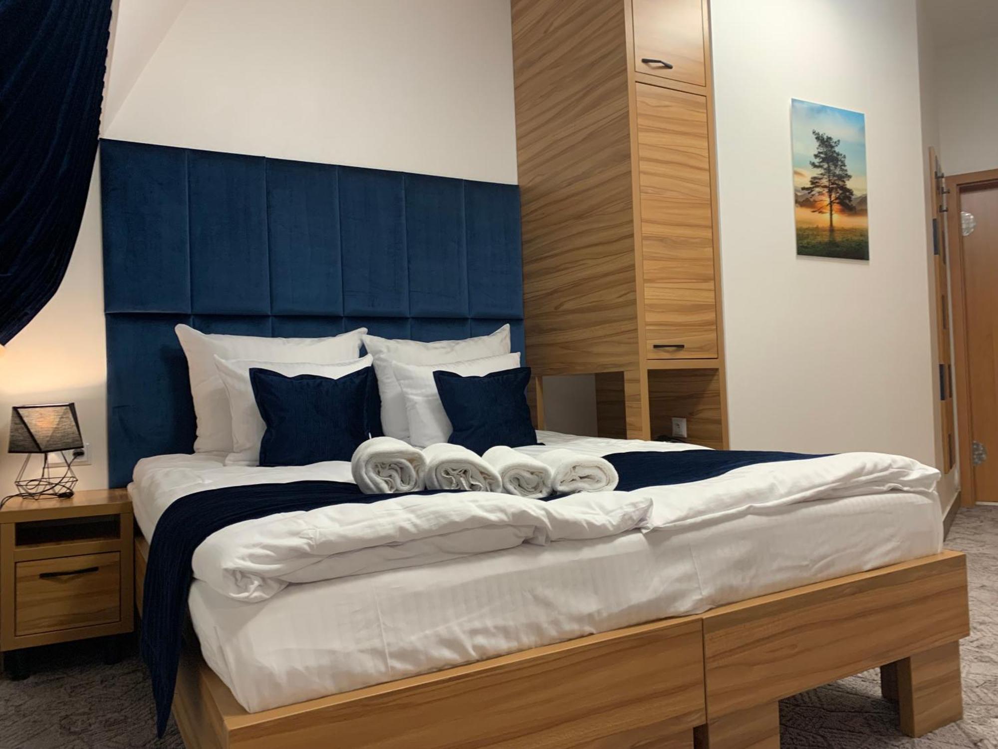 Piramida Aparthotel Boleslawiec  Kültér fotó