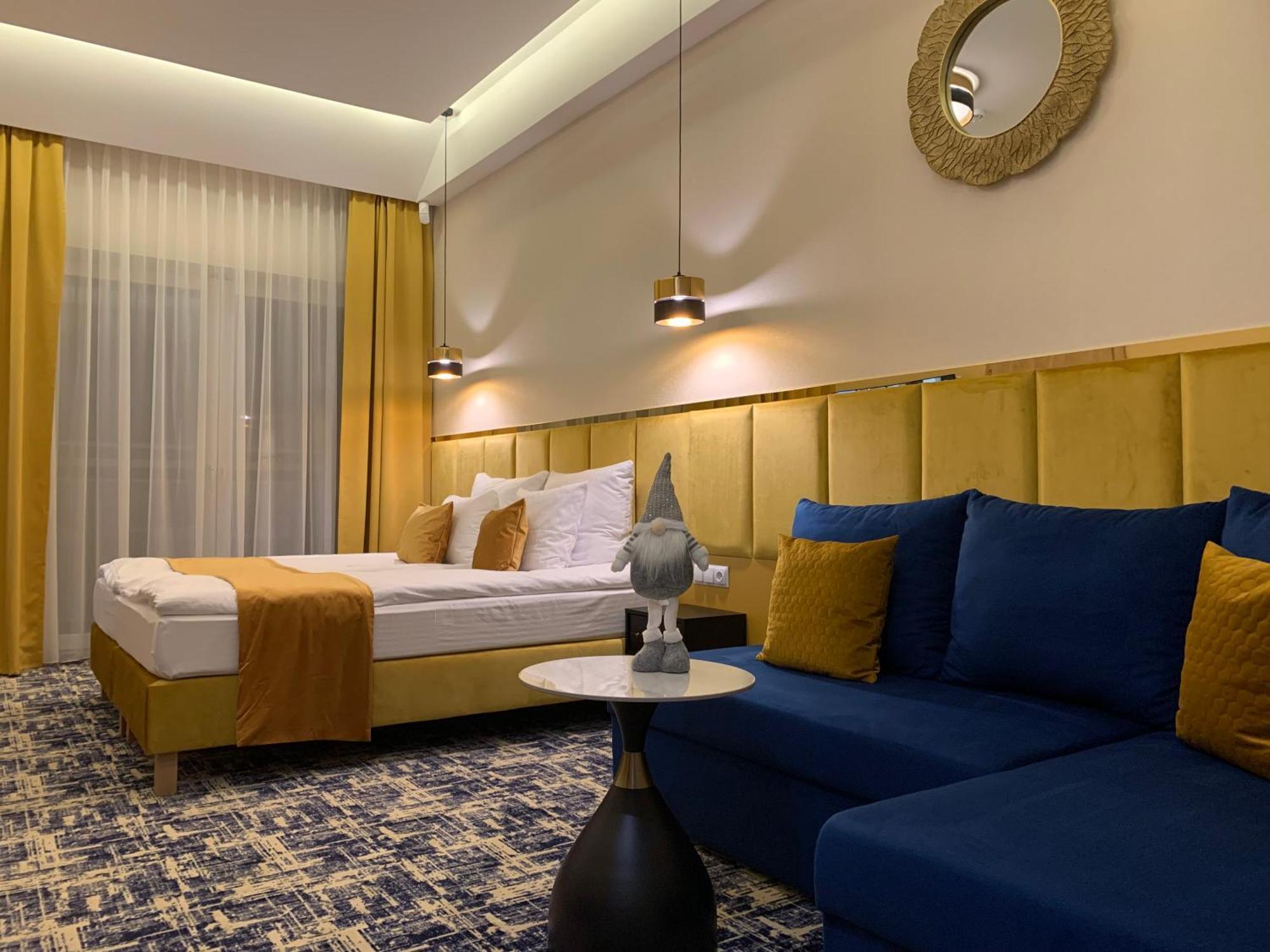 Piramida Aparthotel Boleslawiec  Kültér fotó